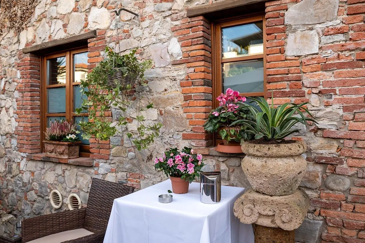 ** Bed & Breakfast Luxury Corte Di Re Artu Lucca Italy