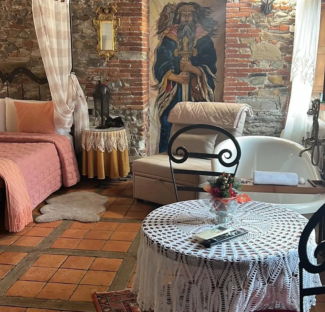 Luxury Corte Di Re Artu Lucca 2*,  Italy