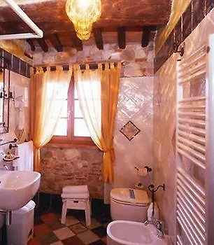 Luxury Corte Di Re Artu Lucca 2*,